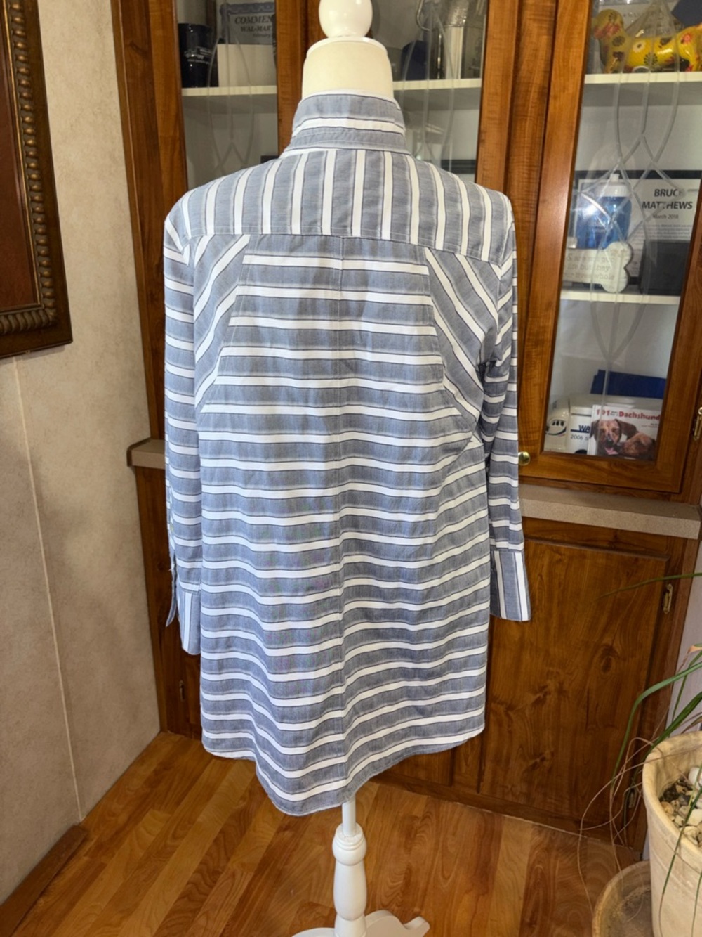John Mark size medium blue & white striped tunic length top with pockets euc - Picture 5 of 6